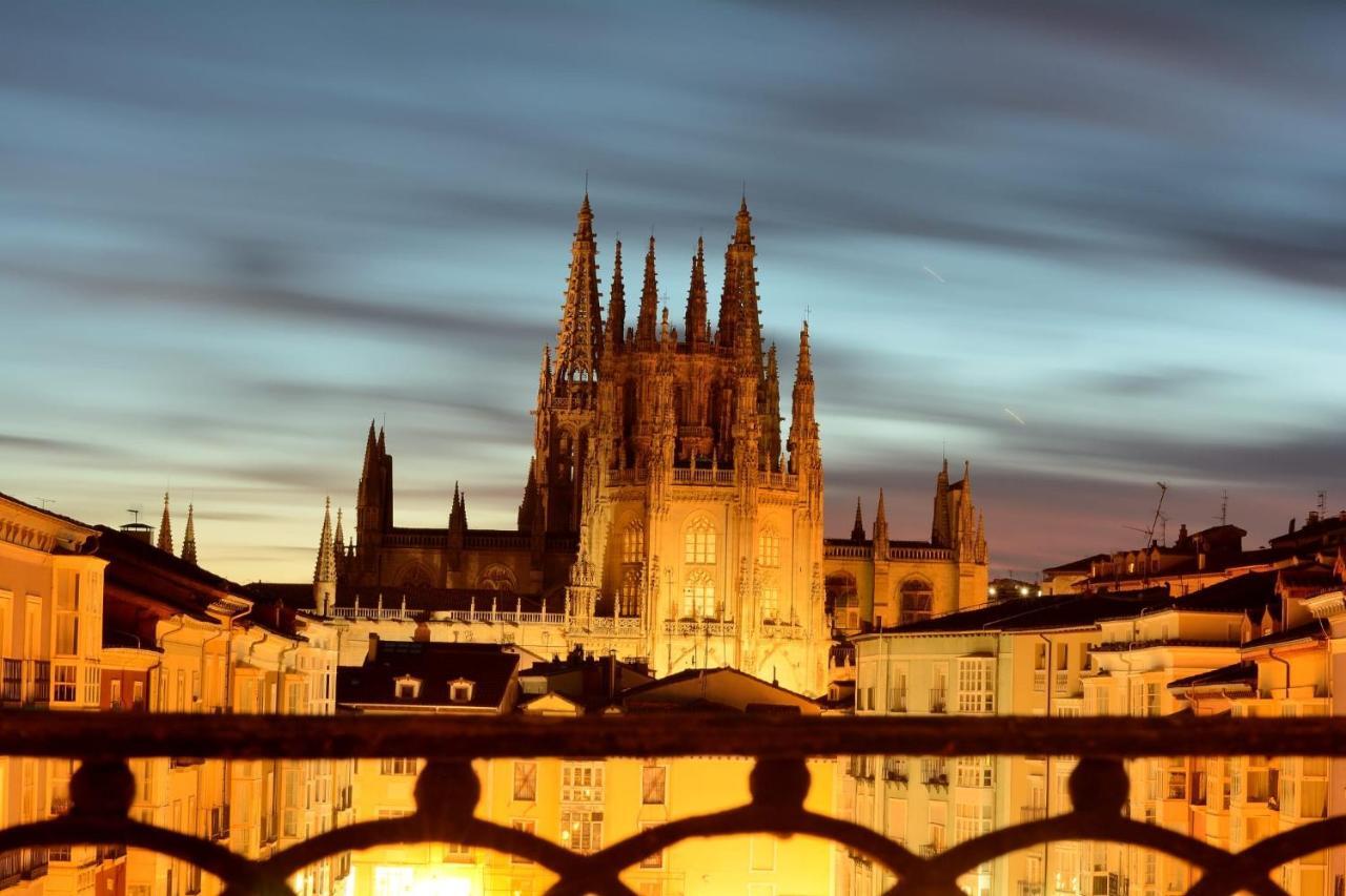Atuaire Home Preciosa Vivienda Vistas A La Catedral Parking Incluido Burgo Kültér fotó